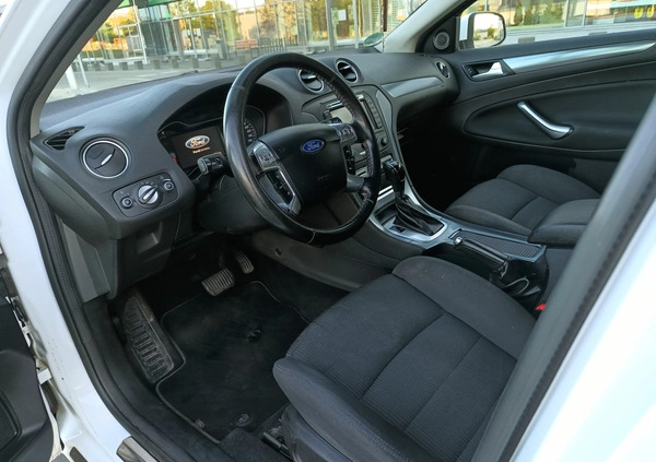 Ford Mondeo cena 29900 przebieg: 153000, rok produkcji 2011 z Bełżyce małe 562